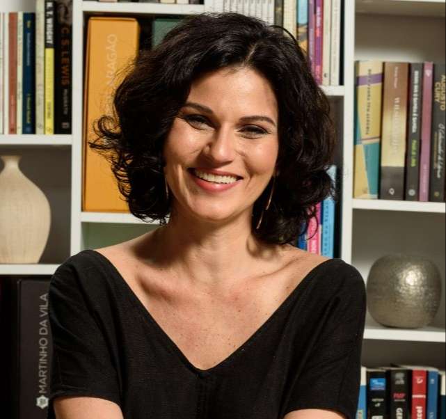 ANITA CARVALHO